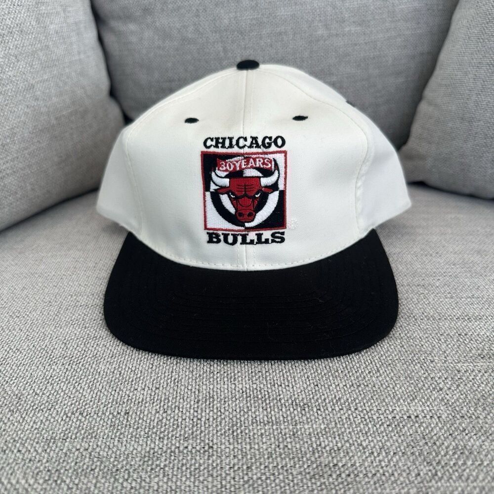 Vintage 90's Chicago Bulls 30 Year Anniversary Snapback Hat 1995-1996 Team Issue